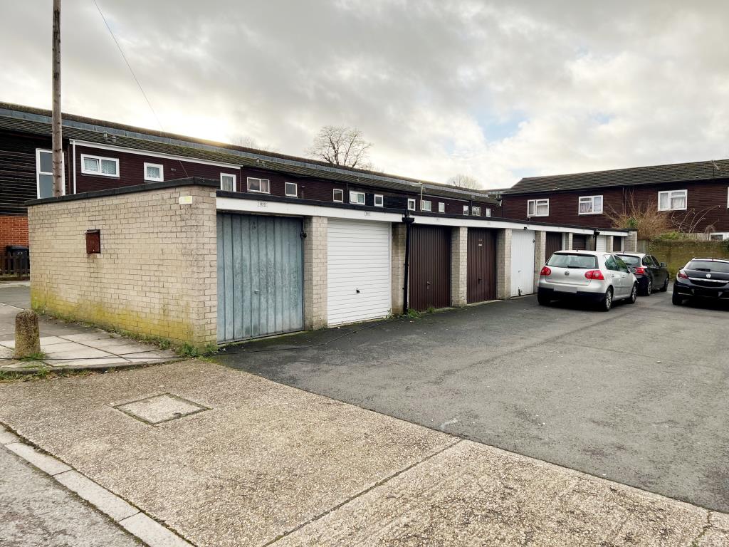 Lot: 4 - SIX VACANT FREEHOLD GARAGES WITH LAND - General view of Block R Garages